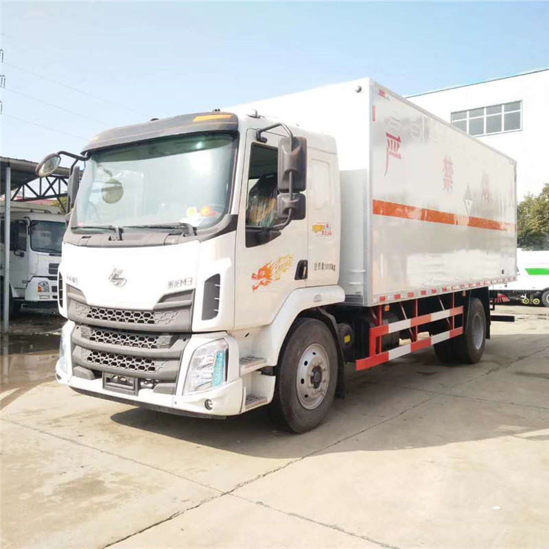 爆款回歸——柳汽乘龍單橋新規(guī)危險(xiǎn)品車