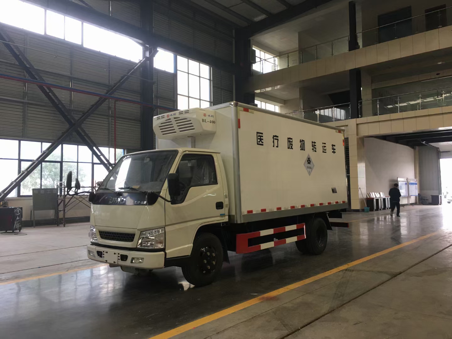 江鈴醫(yī)療廢物轉(zhuǎn)運(yùn)車大量現(xiàn)車促銷