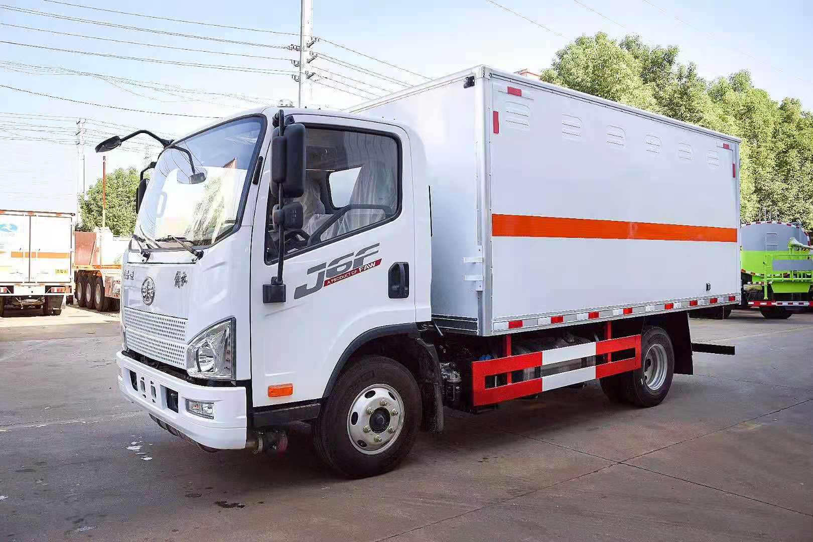 解放國六J6藍牌危險品車