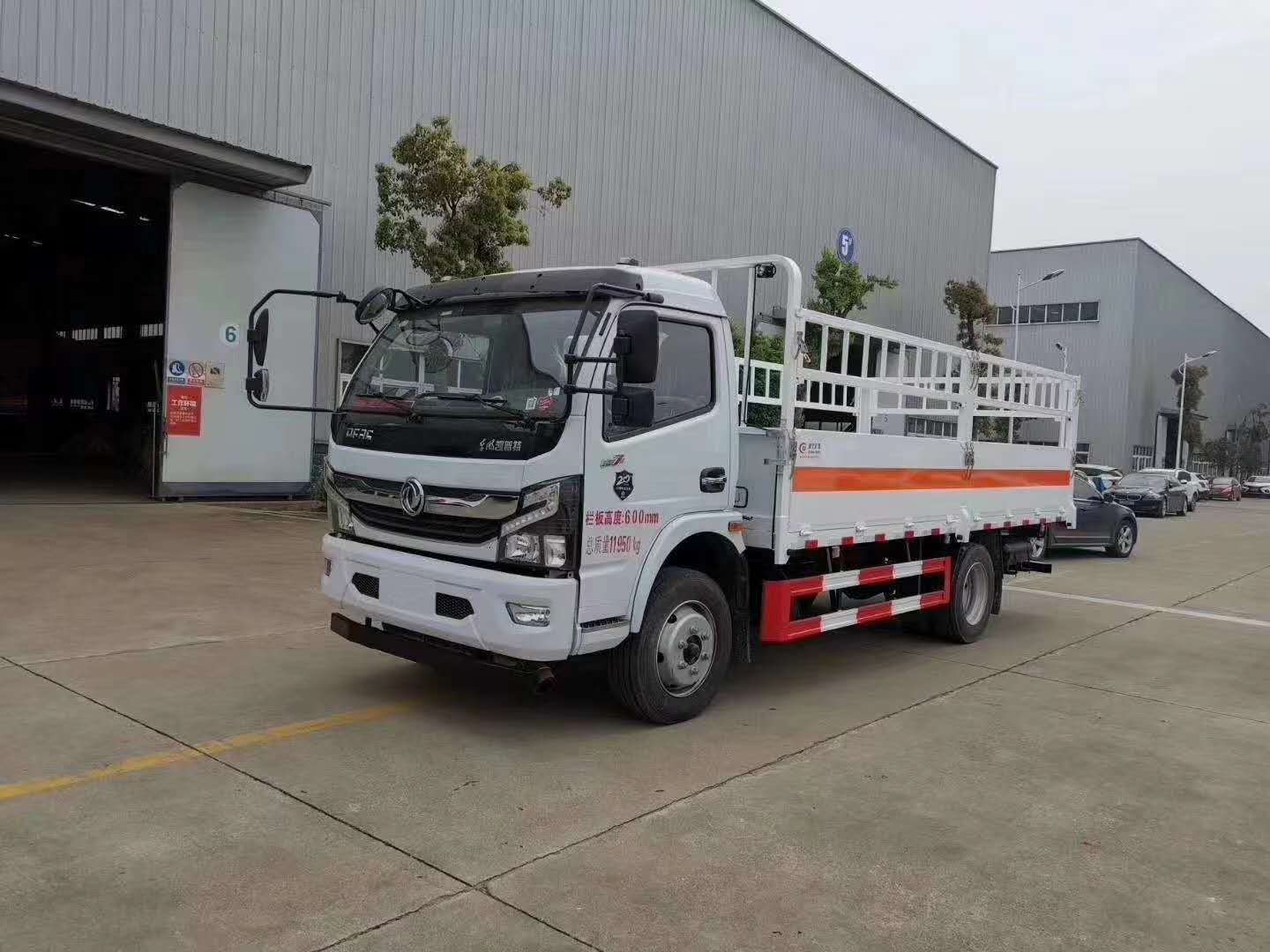 東風凱普特K7帶液壓尾板氣瓶運輸車