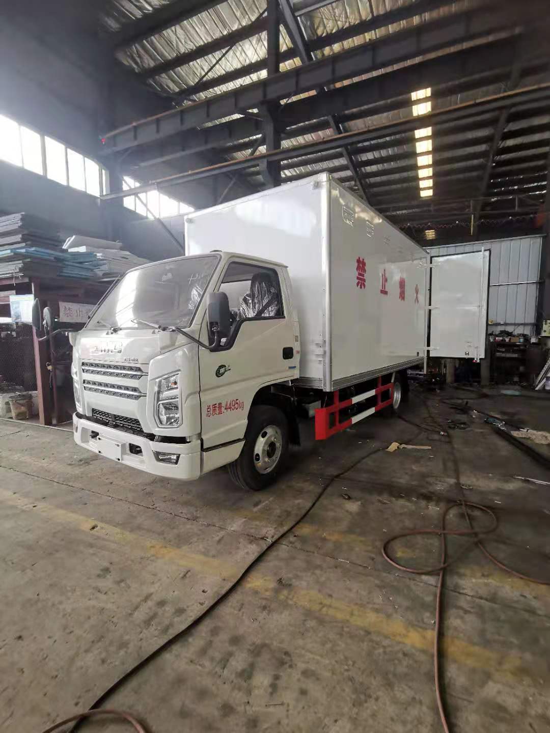 江鈴國六危險品車詳細配置介紹