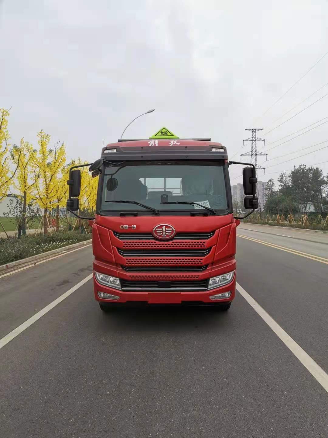 解放龍V國六危險品車