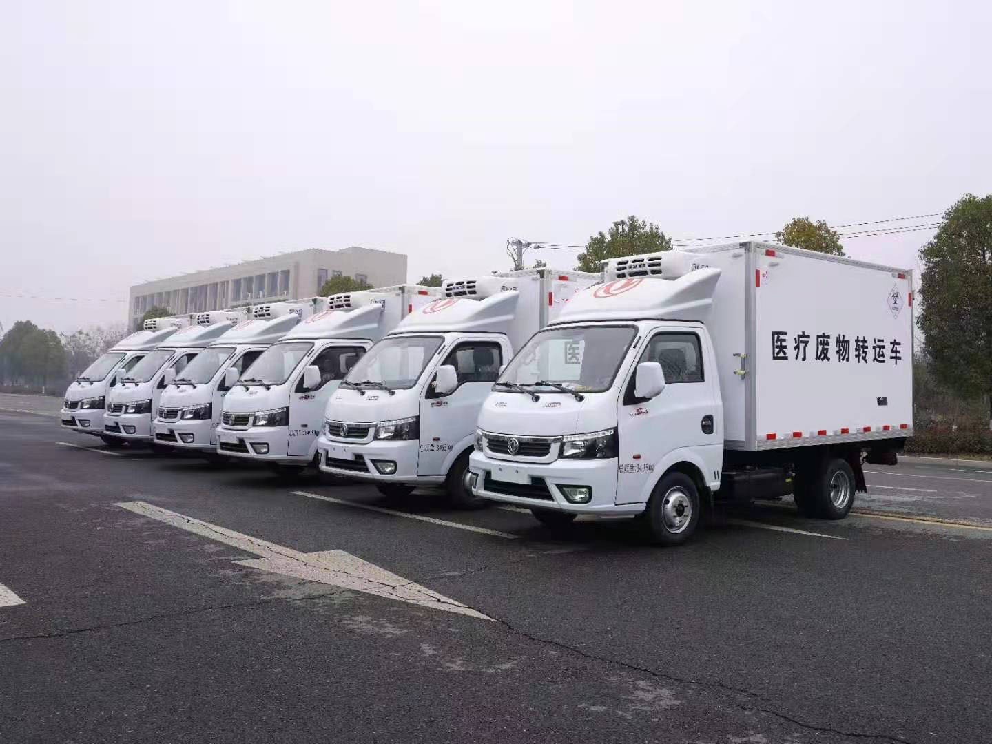 河北丁總訂購6臺東風途逸汽油國六醫療廢物轉運車