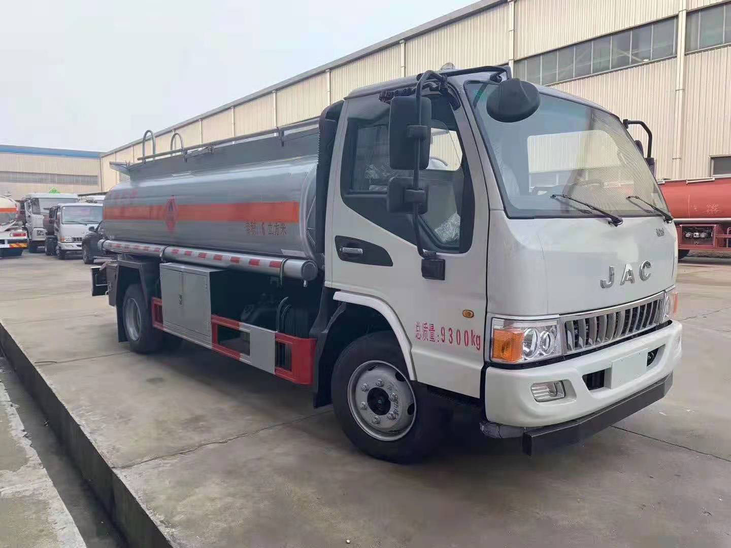 江淮駿鈴V5油罐車