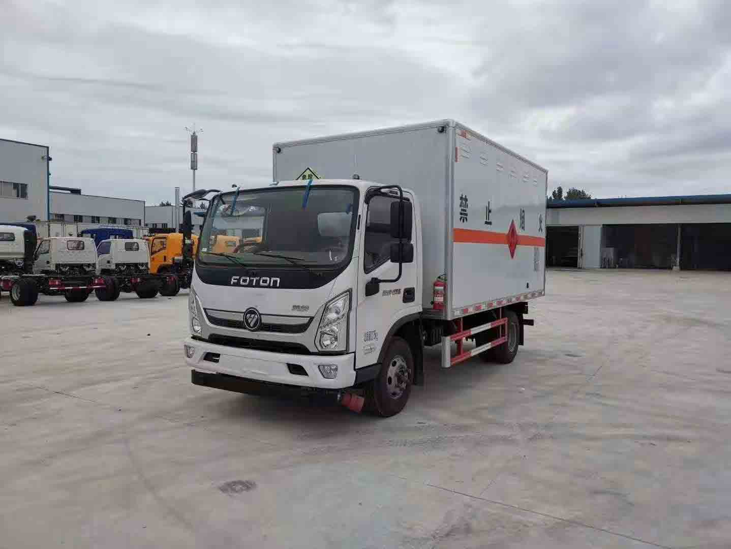 福田奧鈴小黃牌危險品車