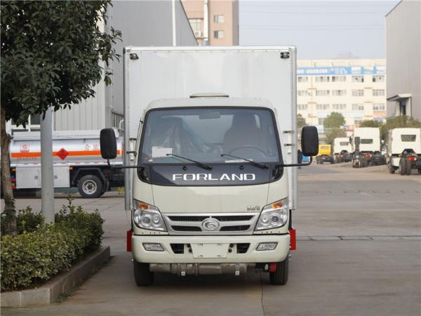 福田小卡3米8國(guó)六柴油爆破運(yùn)輸車