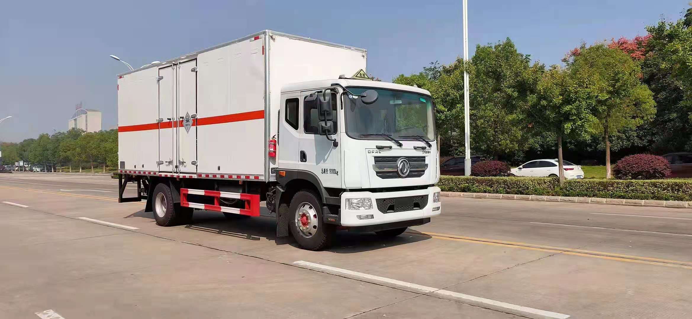 東風D9國六毒性氣體廂式運輸車
