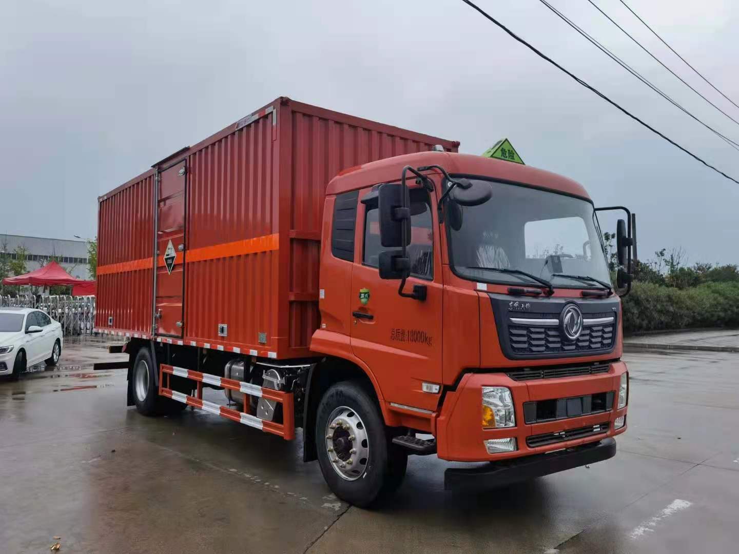 東風(fēng)天錦國(guó)六瓦楞板危險(xiǎn)品車