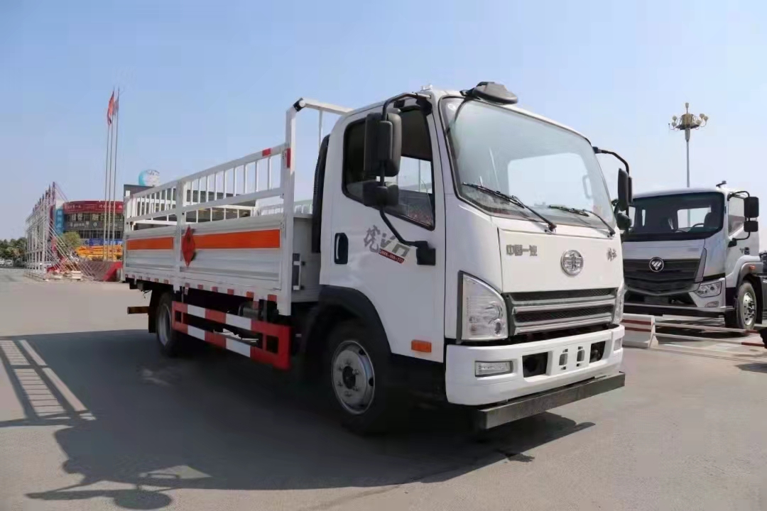 解放5米1大柴180馬力氣瓶車