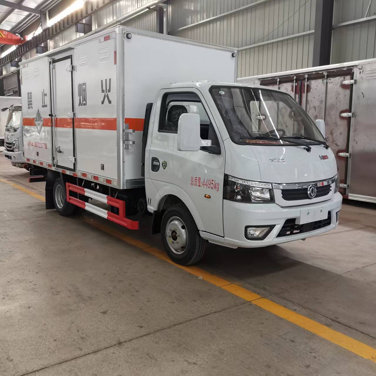 東風途逸3.79米國六雜項危險品車