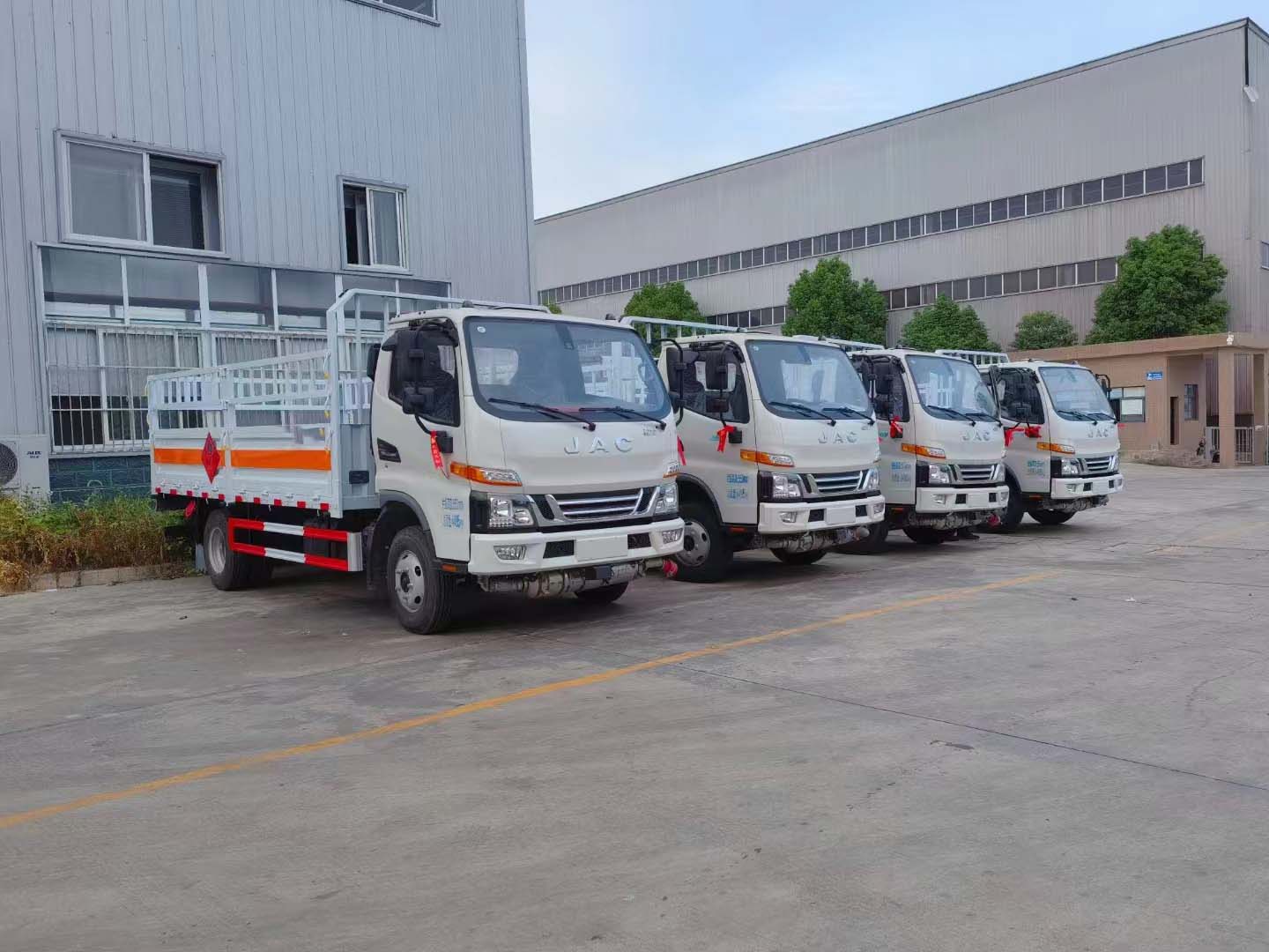 貴州李總訂購4臺江淮國六藍牌氣瓶車