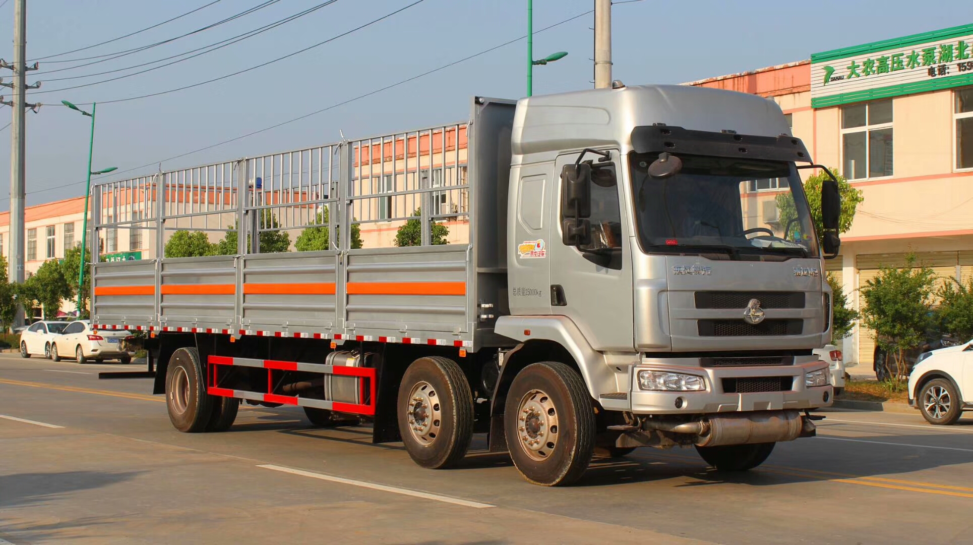 柳汽乘龍氣瓶車發(fā)往甘肅蘭州