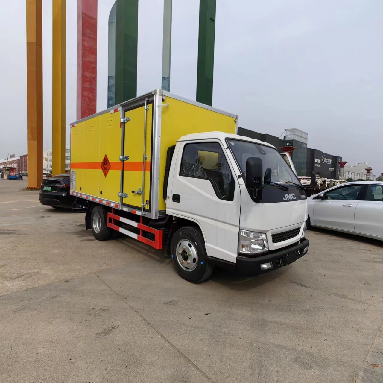 進礦洞專用爆破車——江鈴3米9危險品車