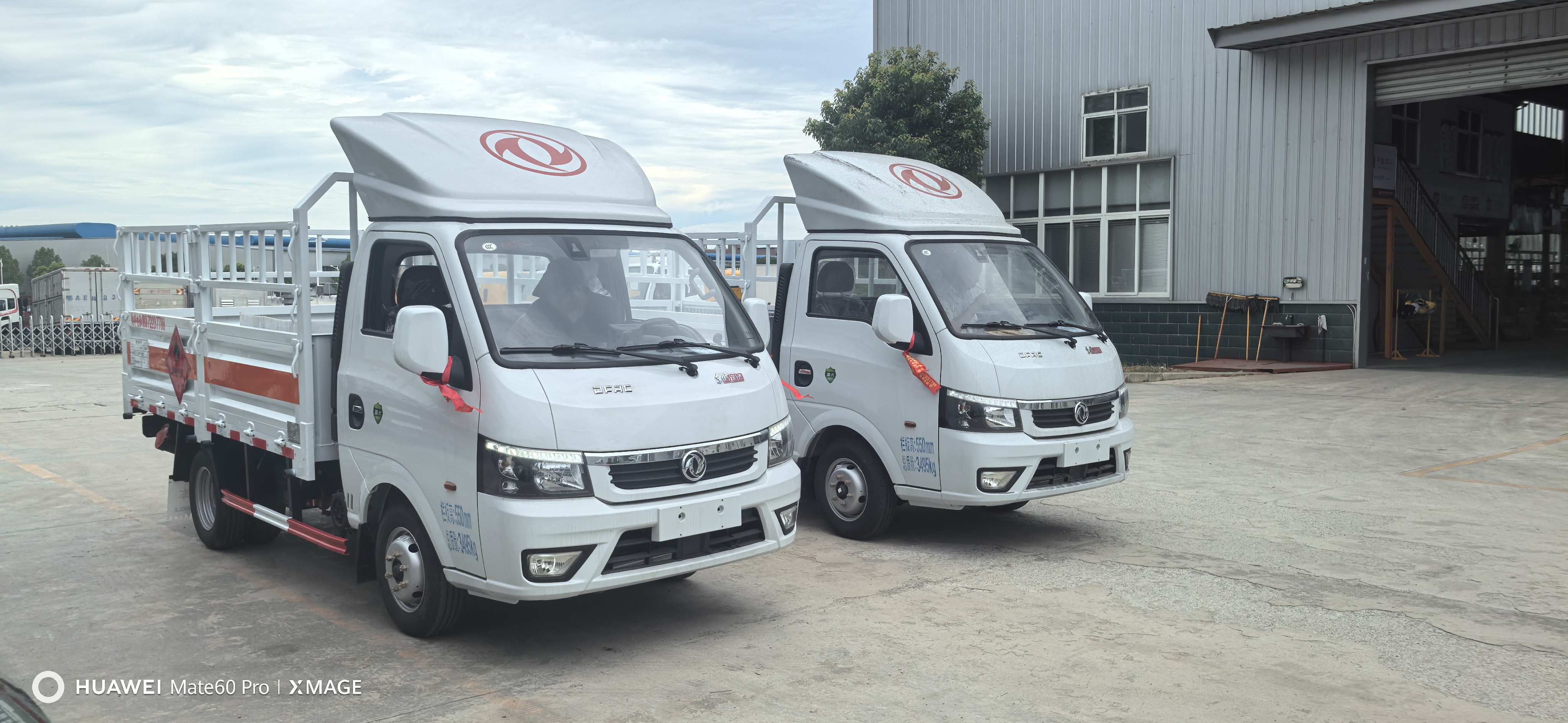 甘肅武威李總批量定制2臺東風(fēng)途逸汽油氣瓶車