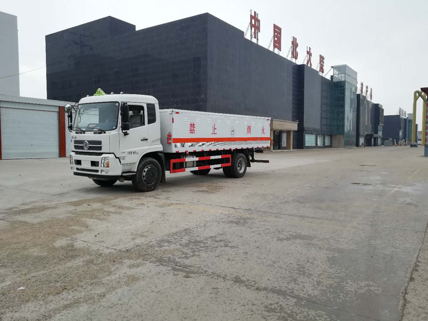 東風(fēng)天錦毒性危險(xiǎn)品車詳細(xì)參數(shù)介紹