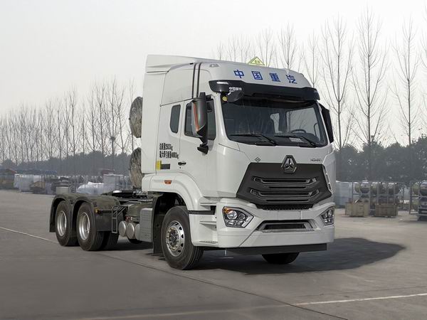 重汽豪瀚國六加氣危險品車牽引頭詳細介紹