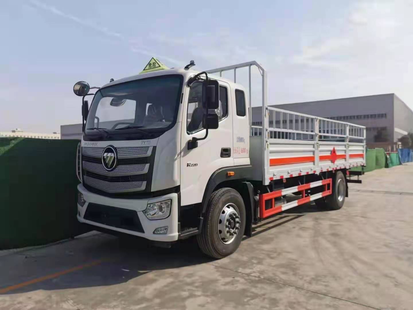 新款車型推薦福田歐航氣瓶運(yùn)輸車