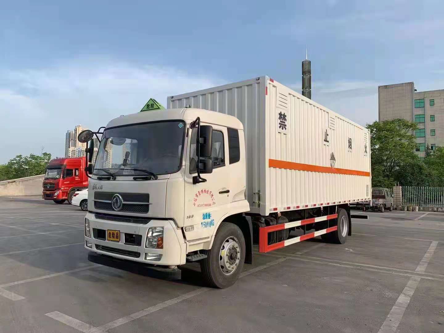 東風天錦二手新雜項危險品車出售