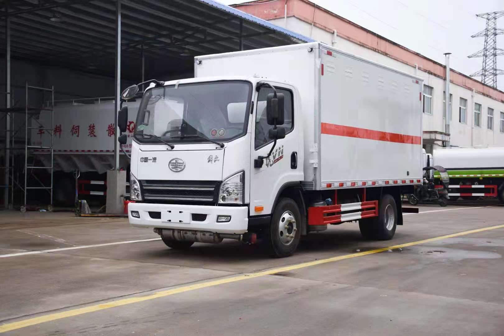 解放虎V國六危險品廂式車