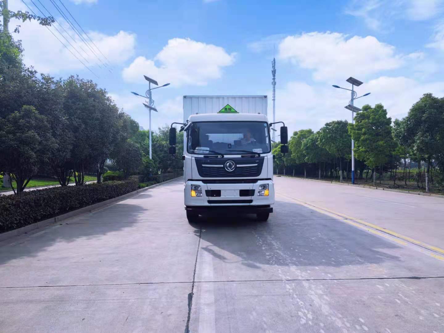 東風(fēng)天錦瓦楞板帶雙側(cè)門雜項(xiàng)危險(xiǎn)品車