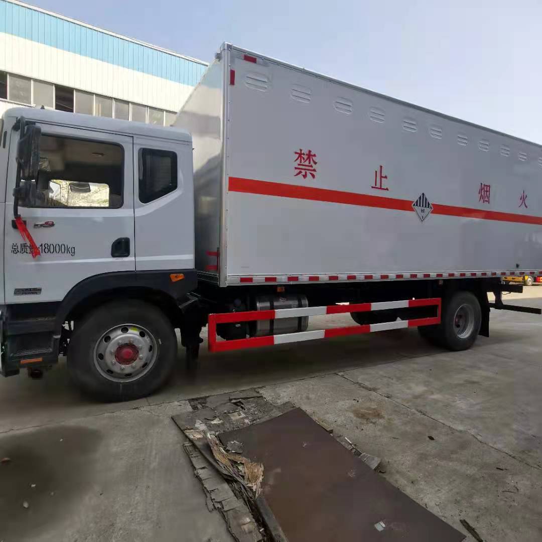 6米2東風(fēng)D9爆破器材車(chē)