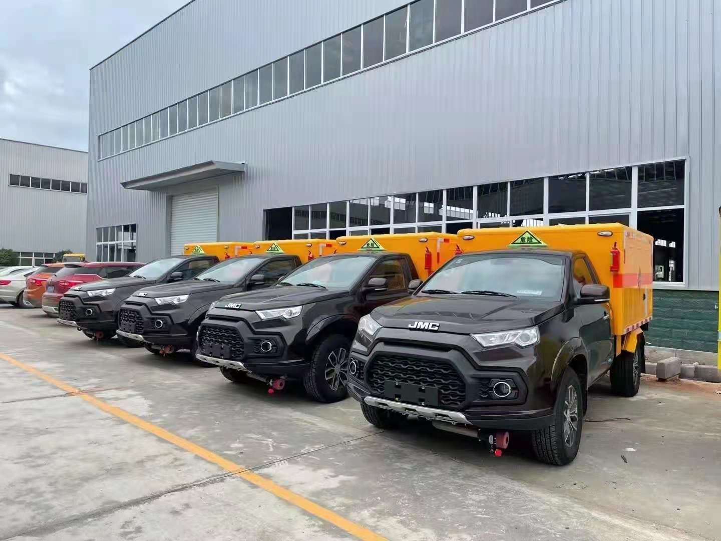 江鈴域虎四驅國六新規皮卡炸藥車