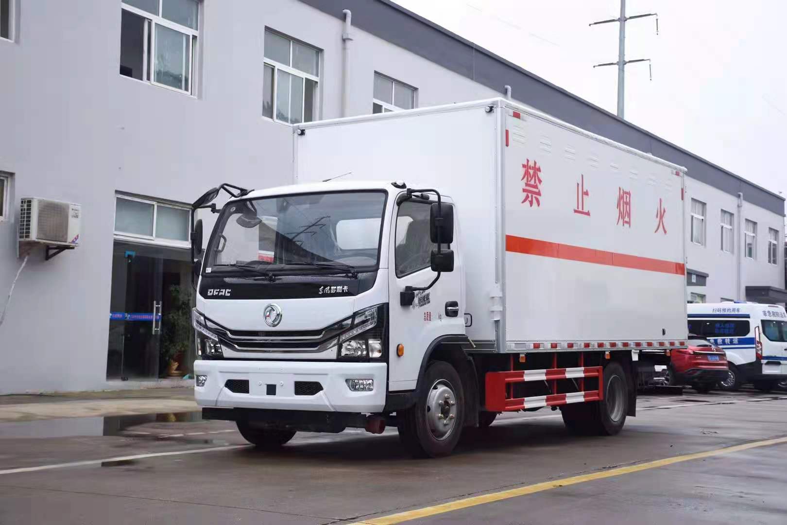 東風(fēng)大多利卡黃牌國六爆破器材運輸車