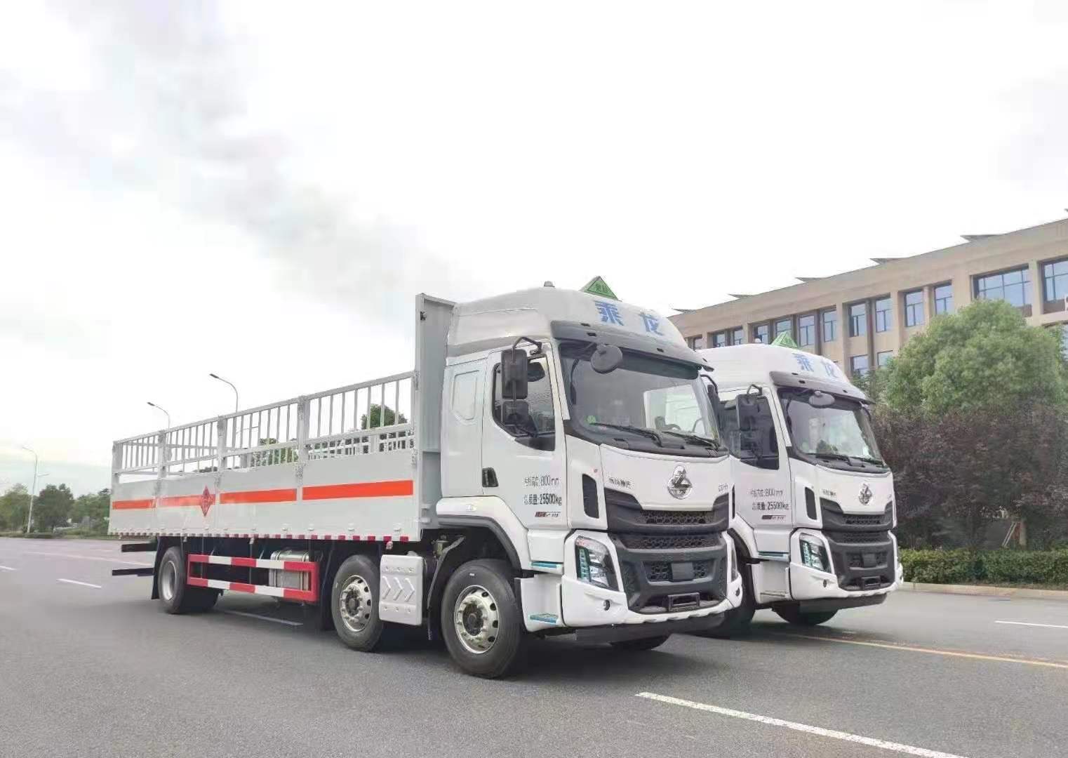 柳汽乘龍6Ⅹ2國六氣瓶運輸車