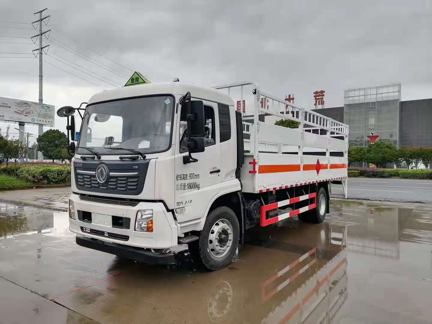 東風天錦國六6米8氣瓶運輸車