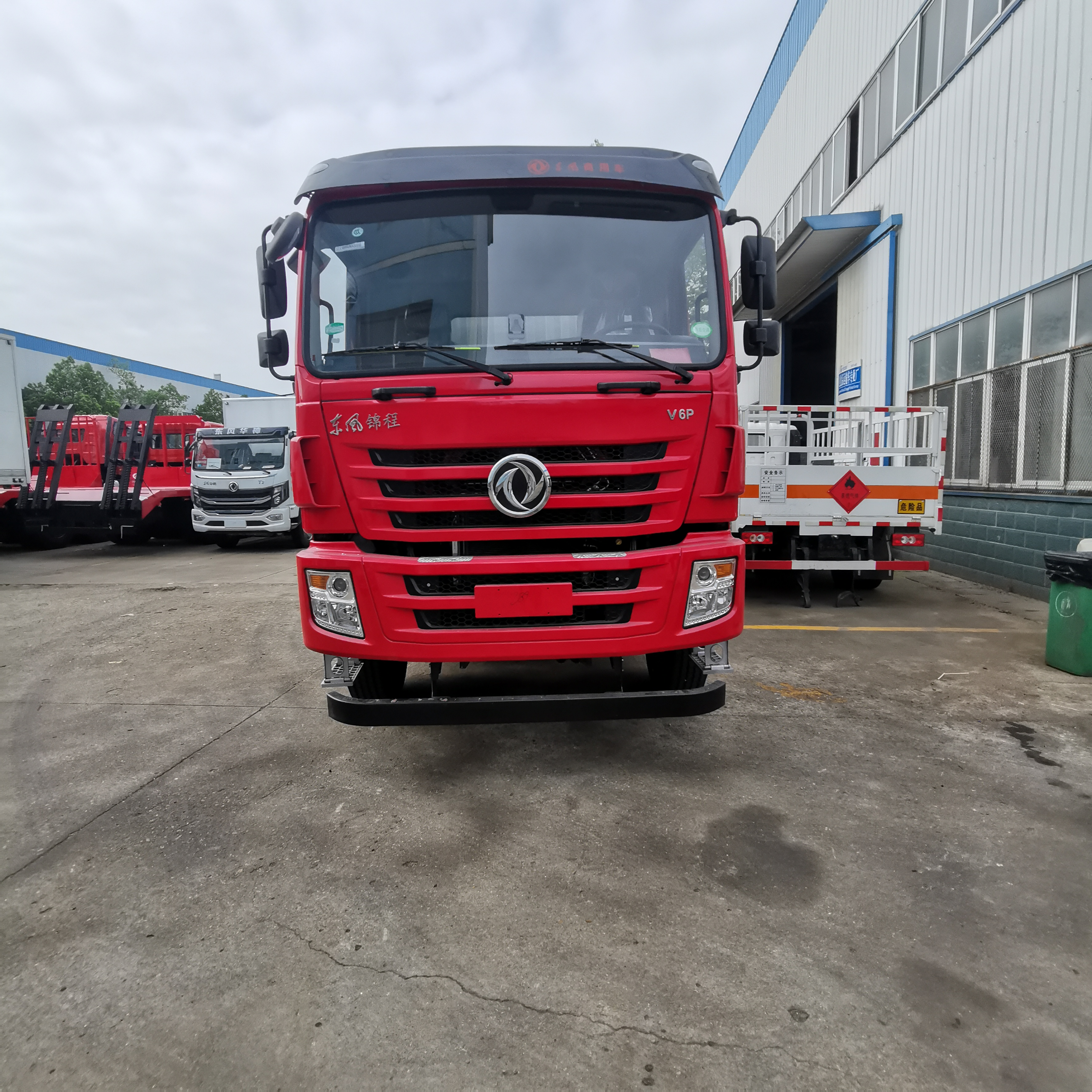 東風錦程國六前四后八帶三開側門危險品車