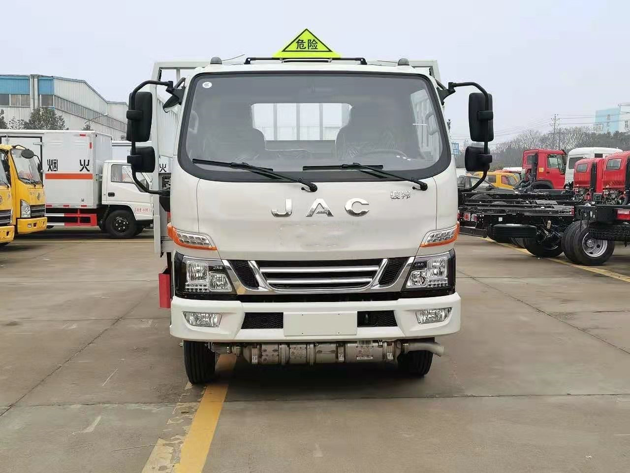 江淮駿鈴V5國六藍牌氣瓶運輸車