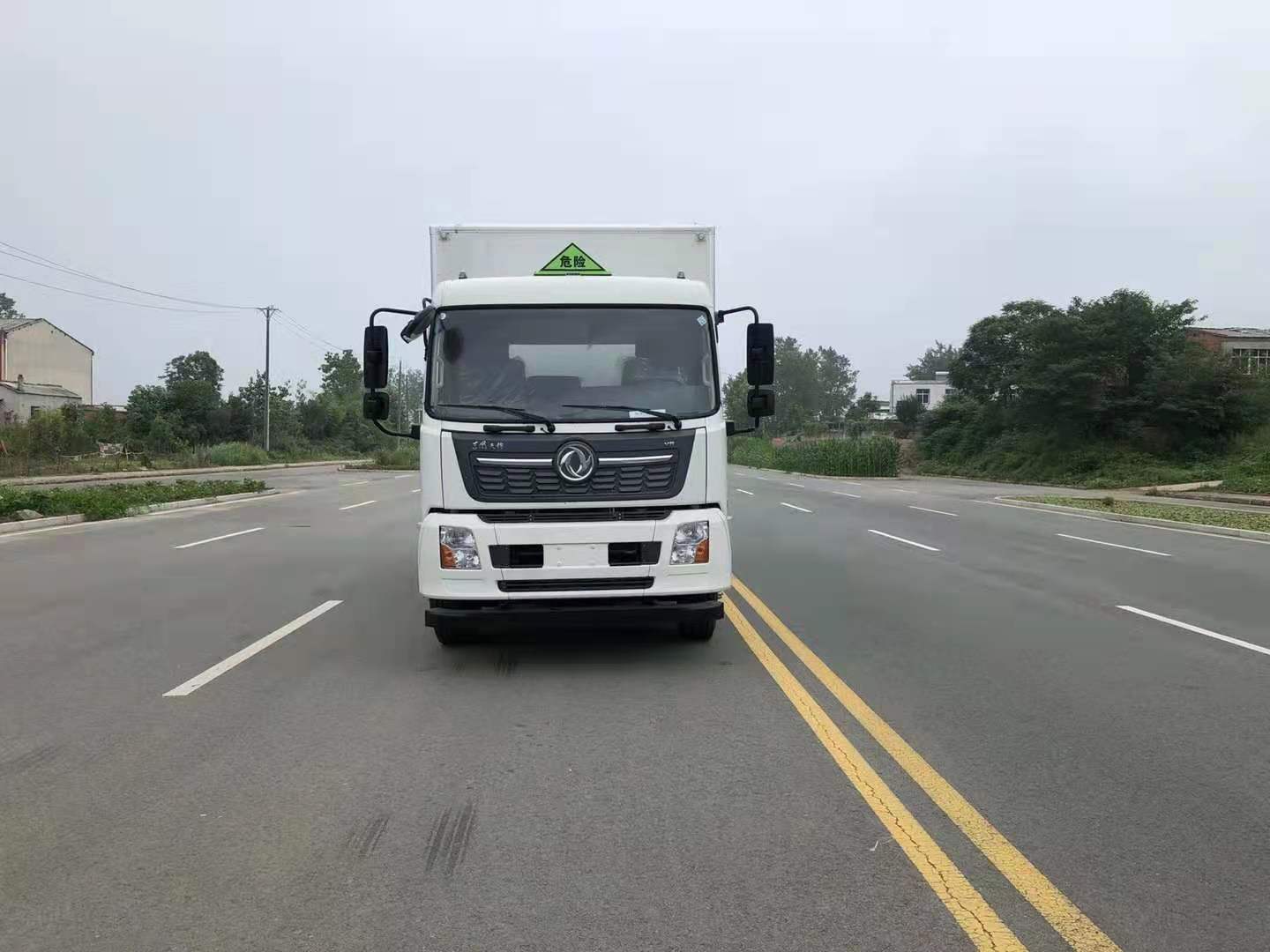 東風(fēng)天錦國六一類四項(xiàng)危險(xiǎn)品車