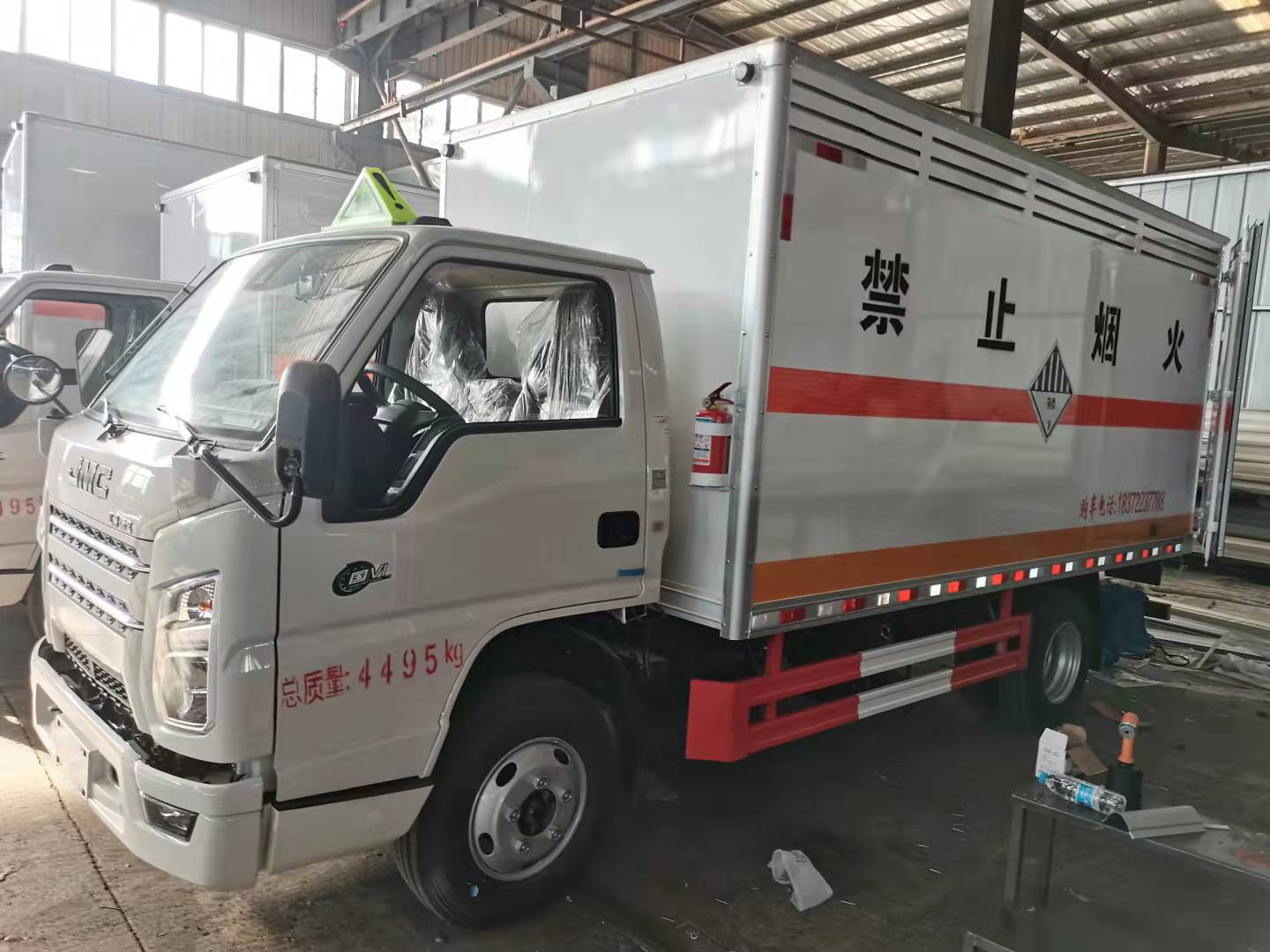江鈴國六不帶側門九類危險品車