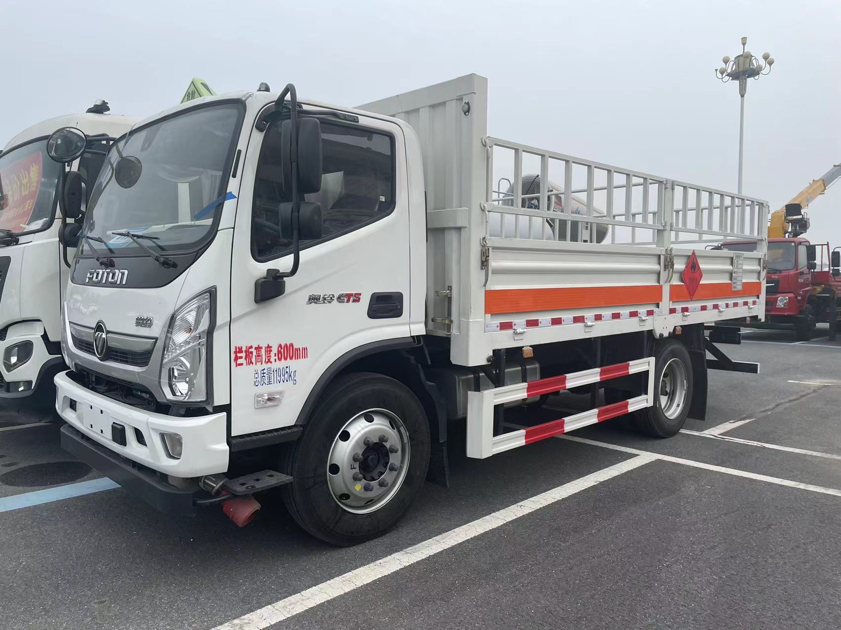 福田奧鈴國六5米1可拆卸式高欄氣瓶車