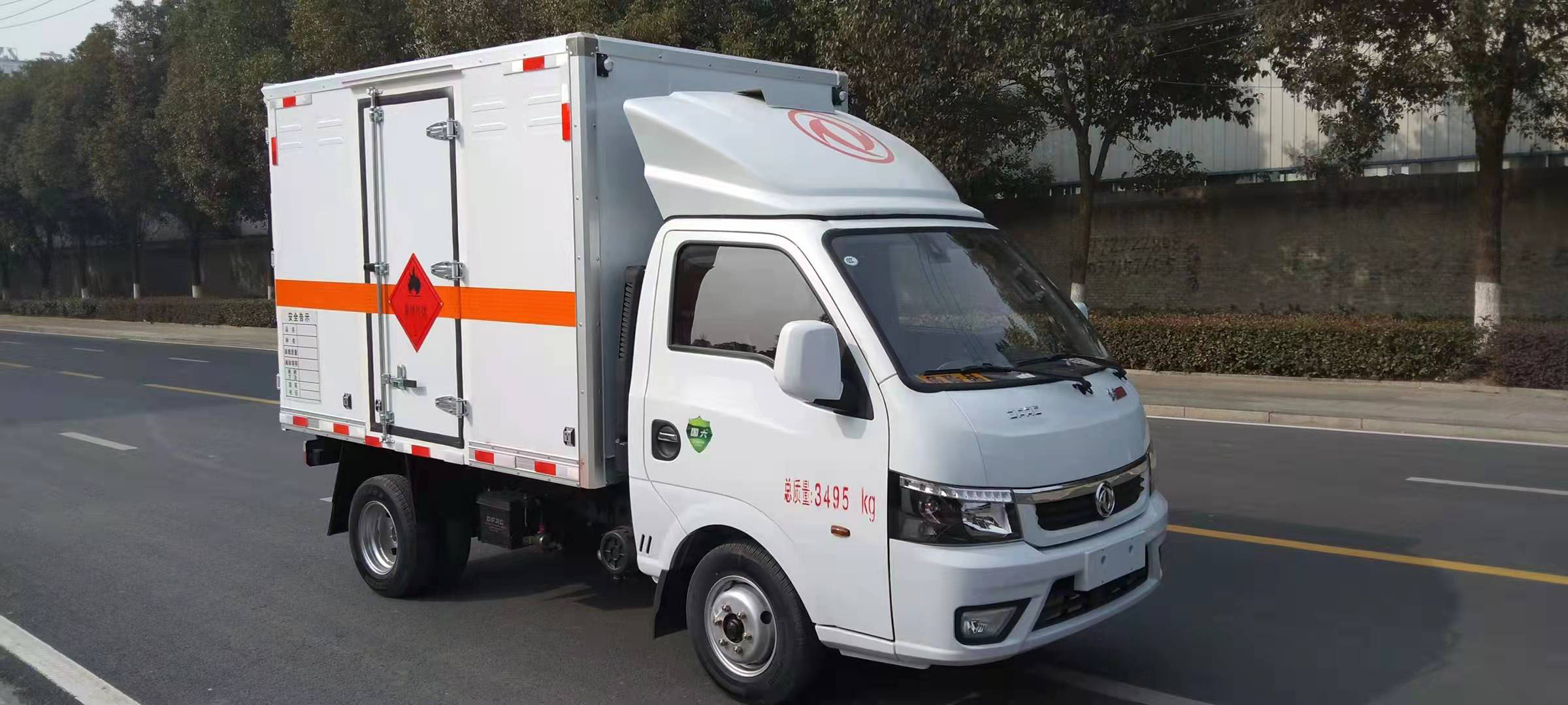 城區運輸更方便，東風途逸汽油2米6危險品車滿足您