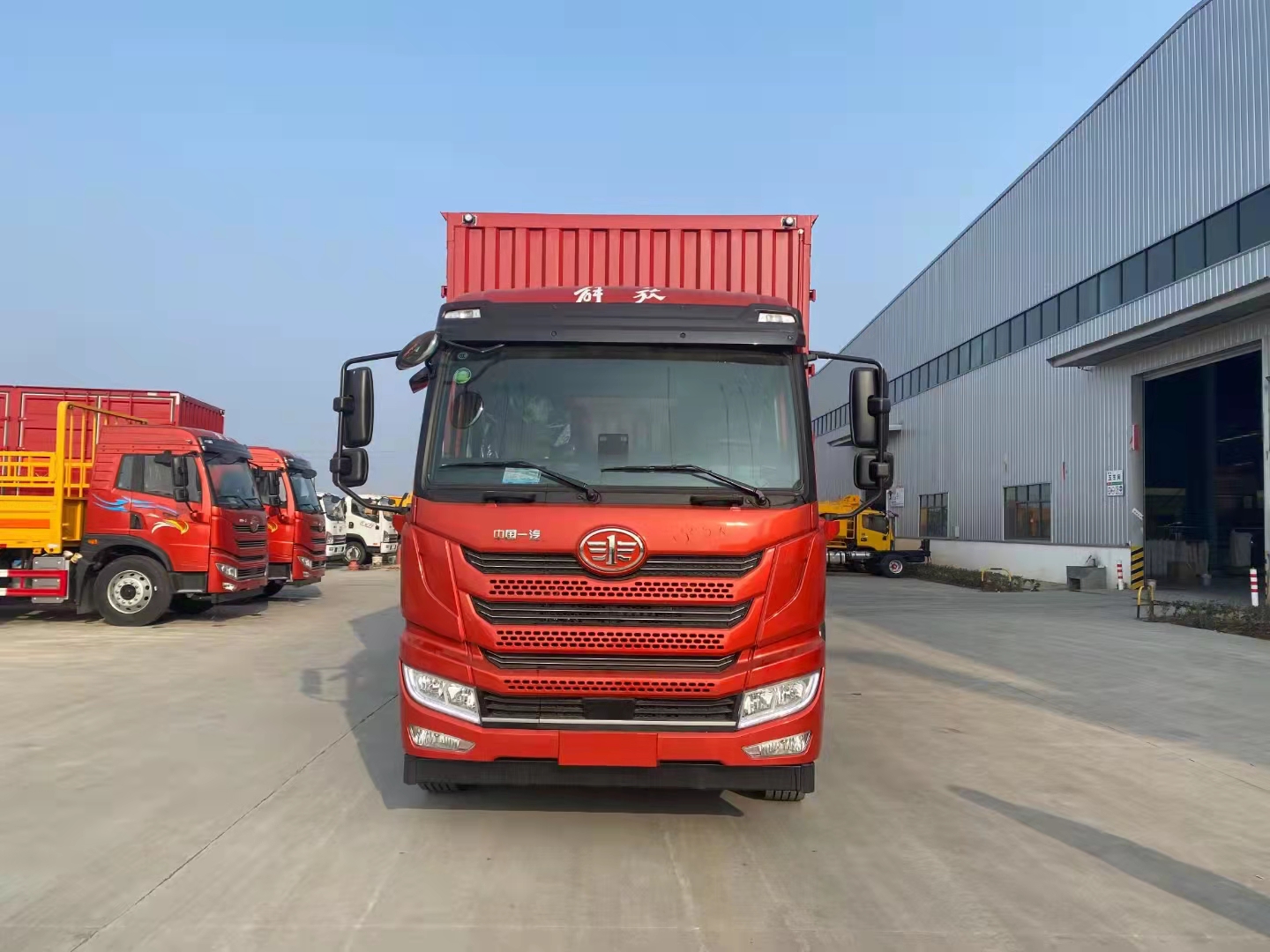 解放龍V國六帶左右雙開側門危險品車