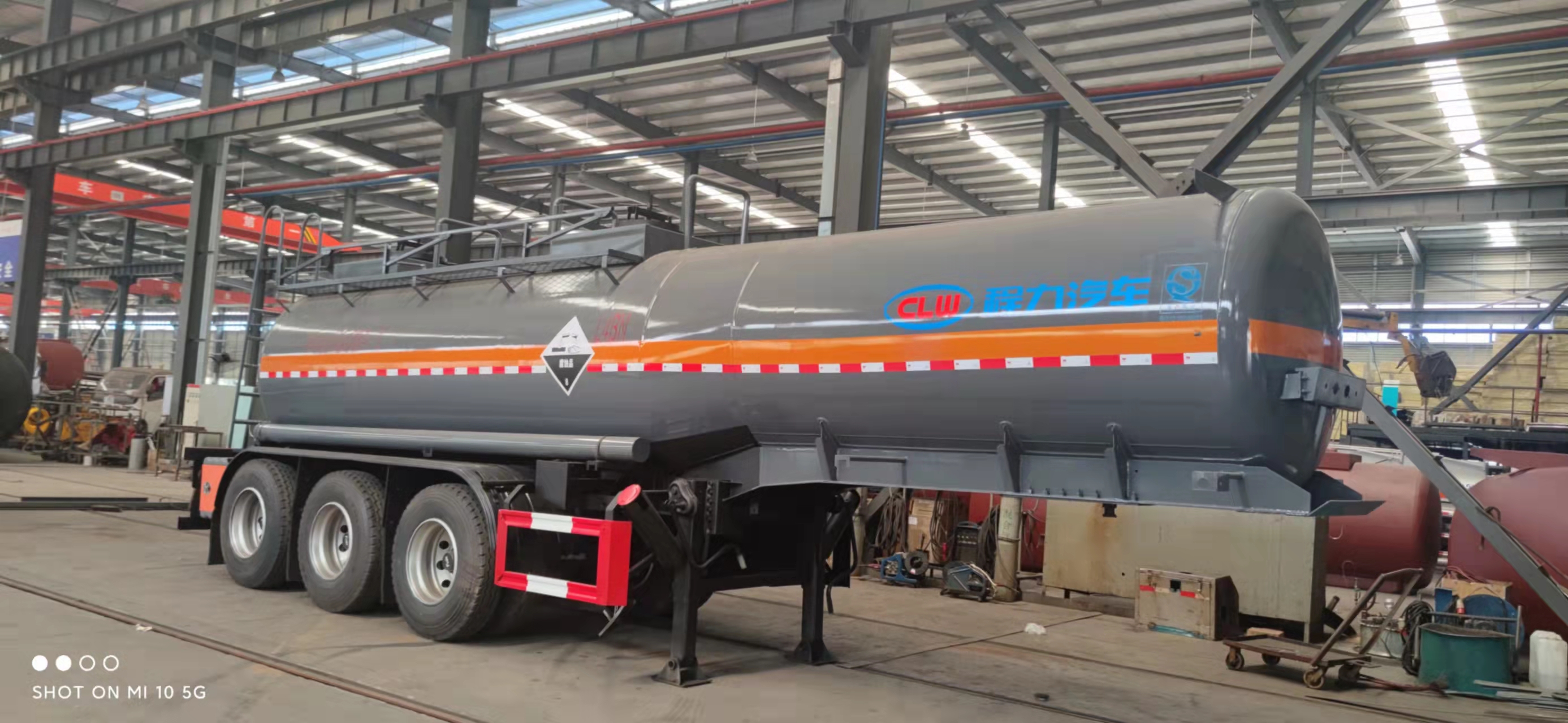 腐蝕性物品半掛運輸車