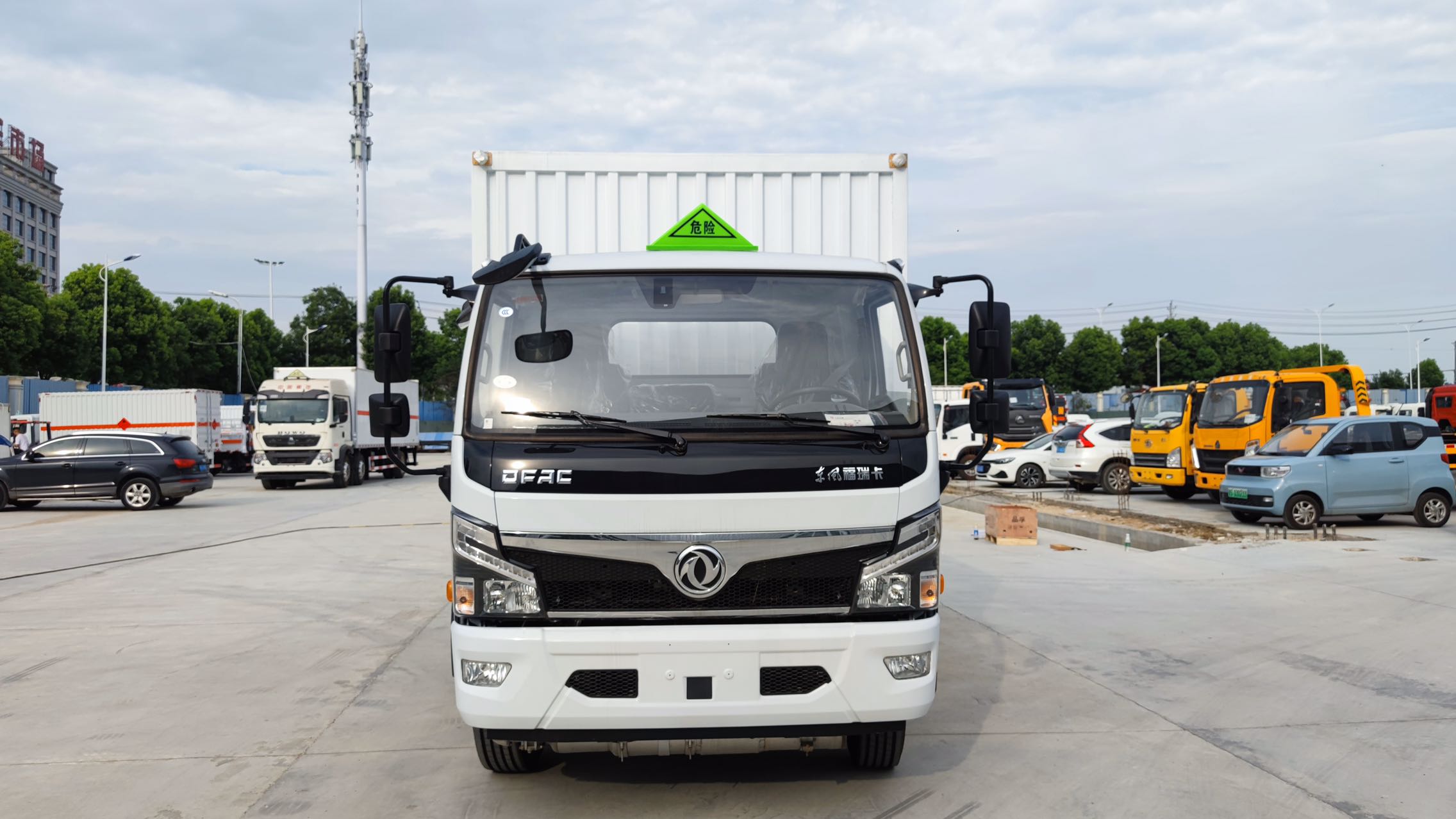 東風大福瑞卡國六云內150危貨車