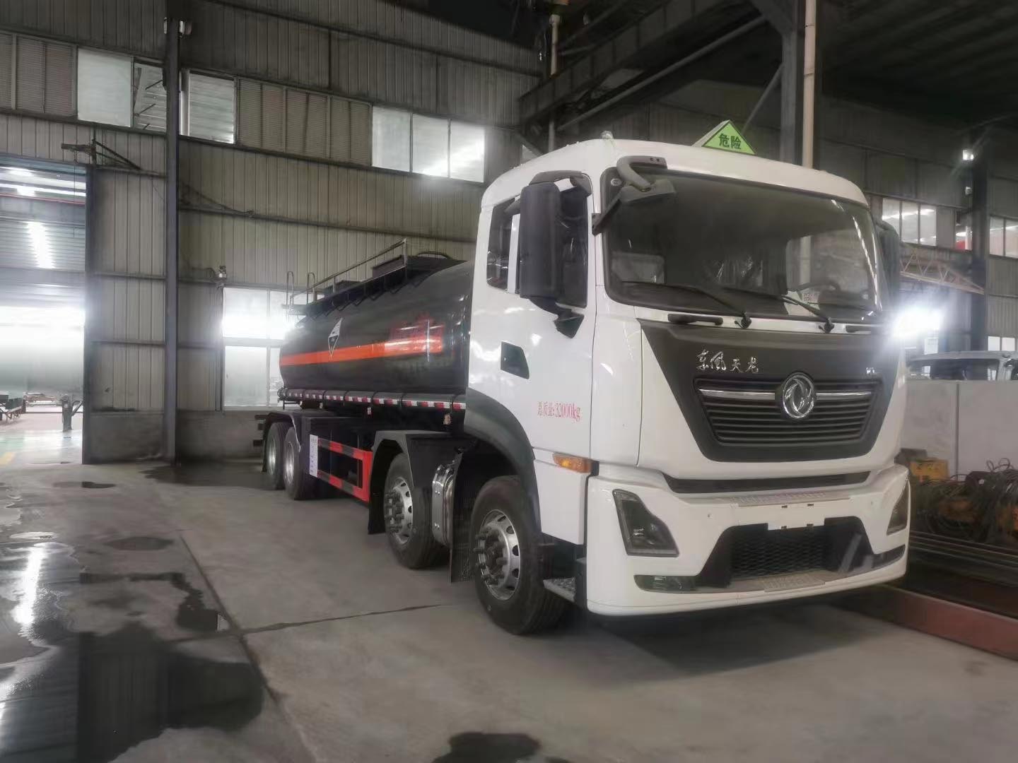 東風(fēng)天龍前四后八國六平頂腐蝕品罐式運(yùn)輸車