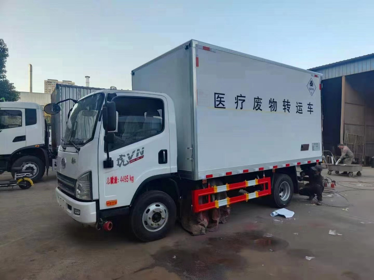 新款車型——解放國六藍牌醫療廢物轉運車