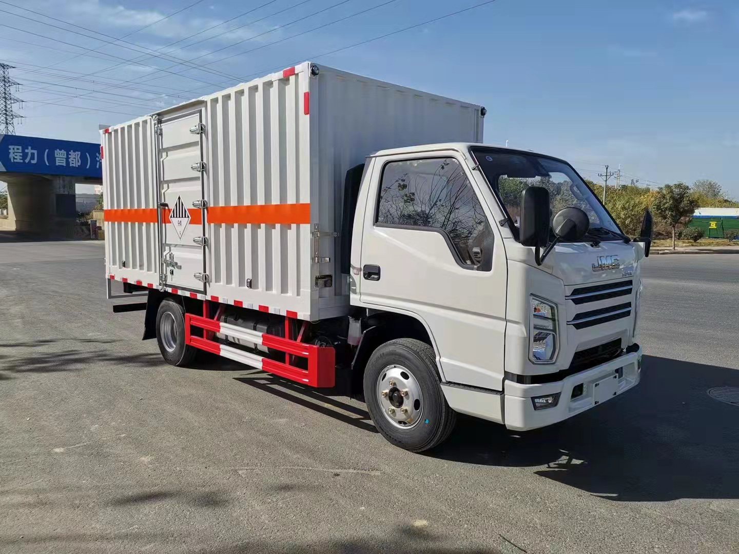 江鈴國六瓦楞板藍牌雜項危險品車