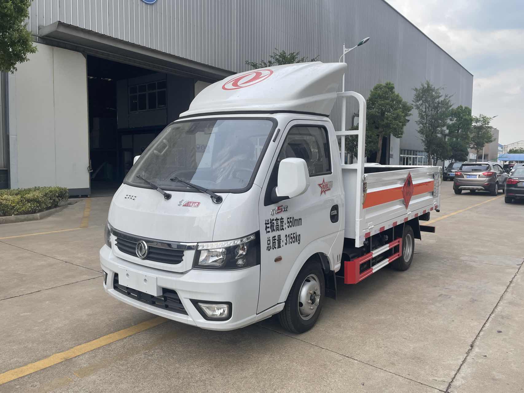 東風(fēng)小型液化氣瓶運(yùn)輸車(chē)