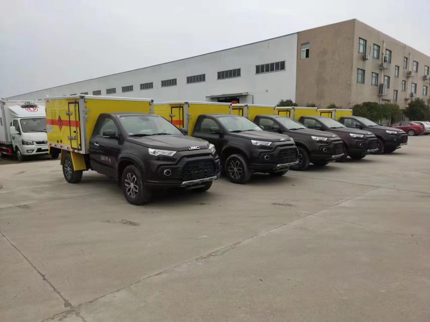 江鈴帶隔倉皮卡四驅防爆車