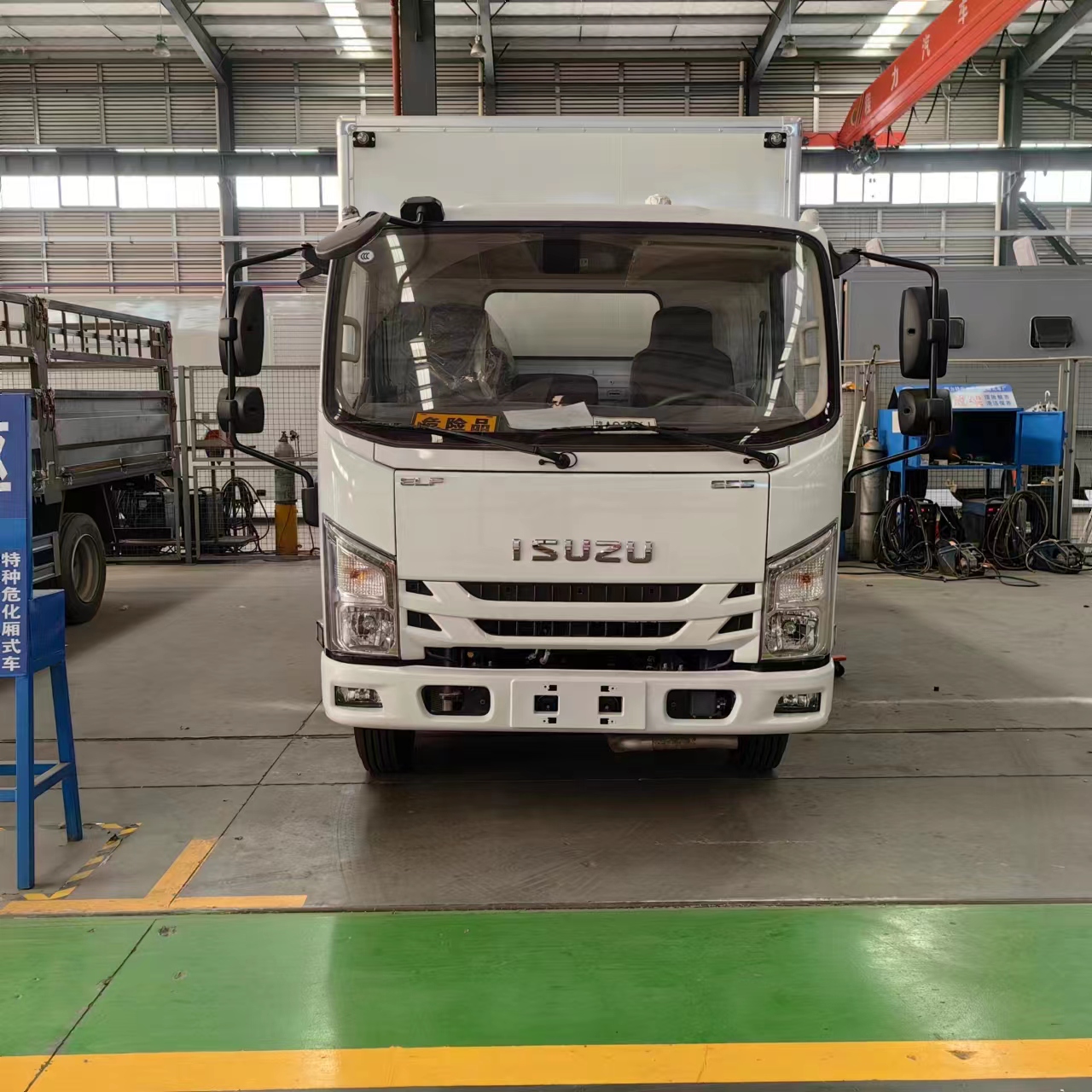 五十鈴國六帶液壓尾板易燃氣體廂式車