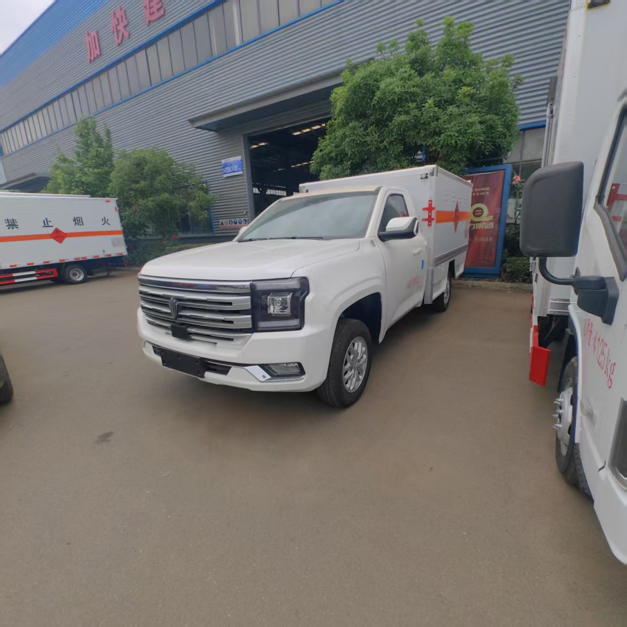 江鈴大道皮卡四驅易燃液體廂式車