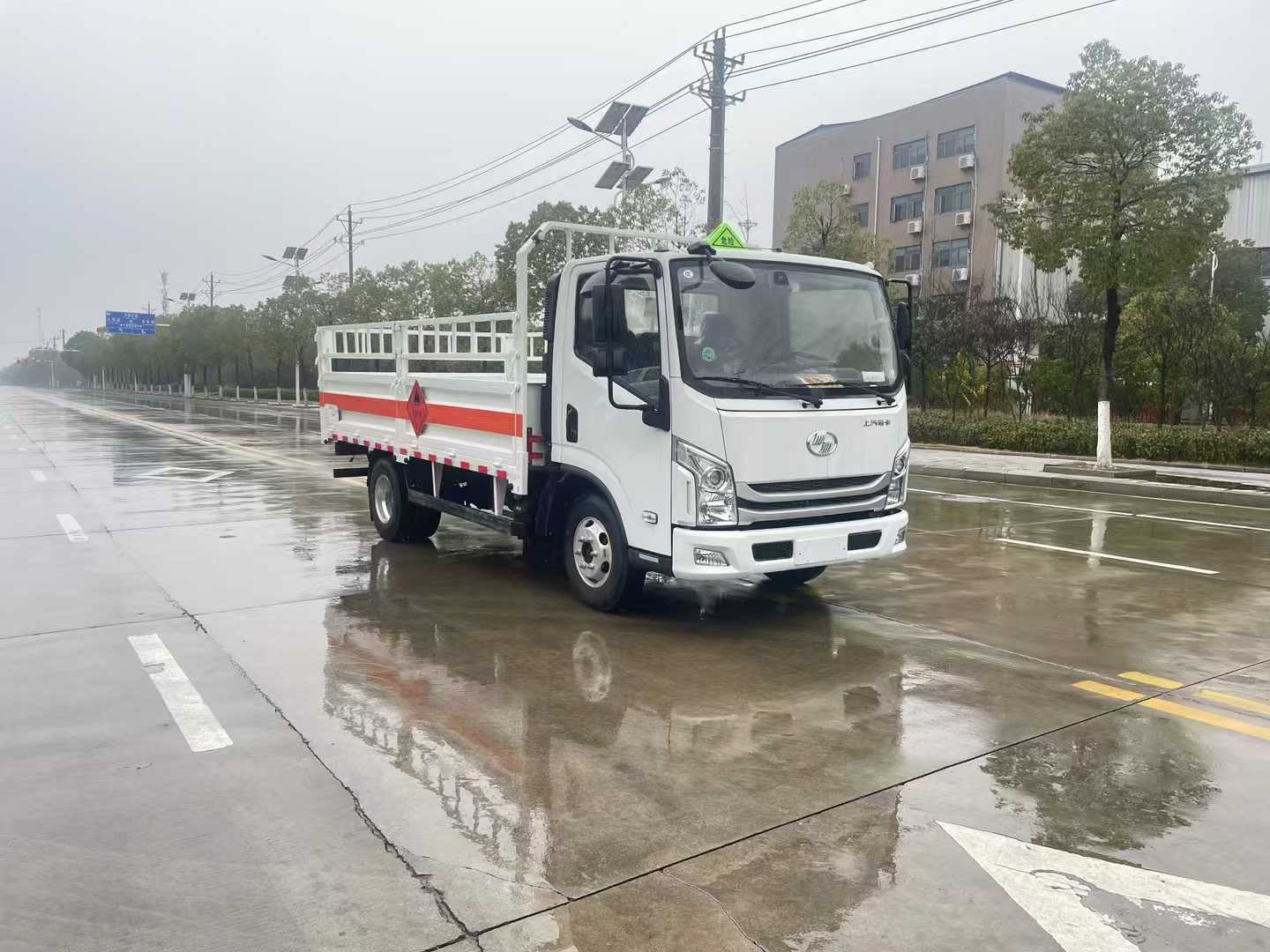 9萬多就可以提的躍進4米2氣瓶車