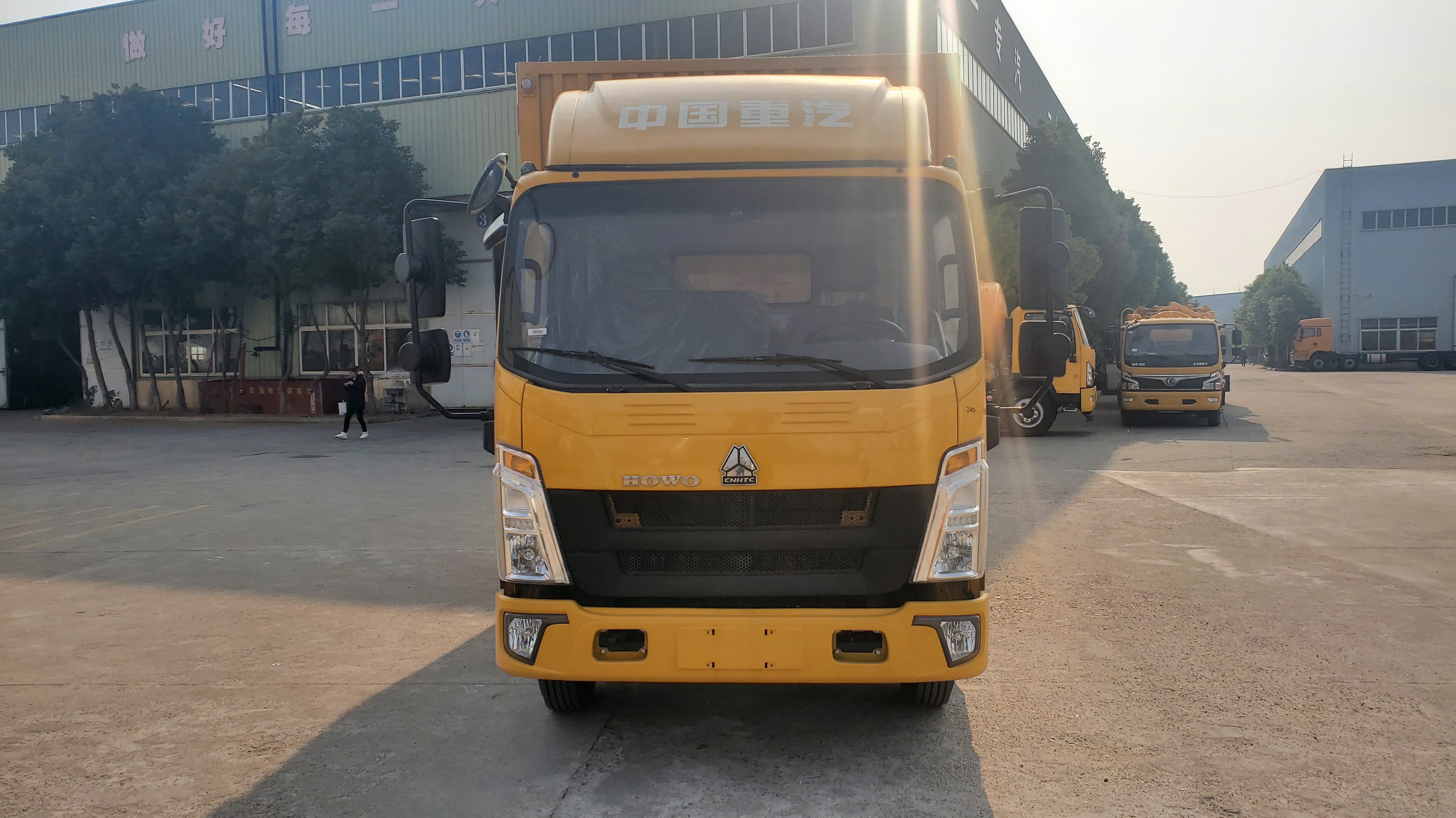 重汽豪沃國六藍牌工具車