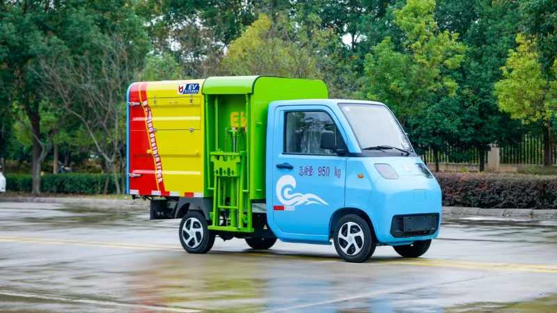 活越神童微型純電動自裝卸式垃圾車
