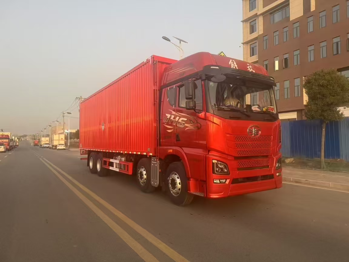 解放JH6前四后八自動(dòng)擋雜項(xiàng)危險(xiǎn)品車