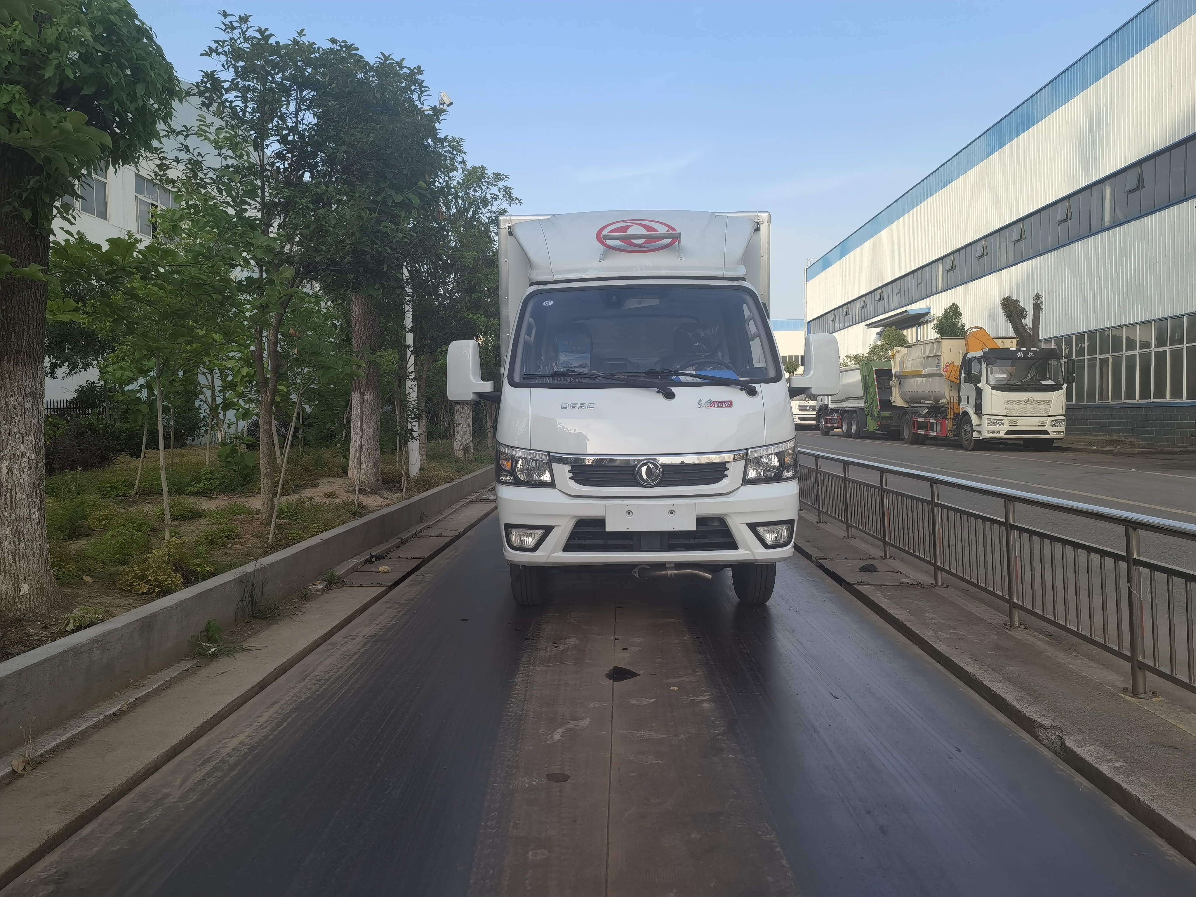 東風(fēng)途逸國六汽油化學(xué)試劑運輸車